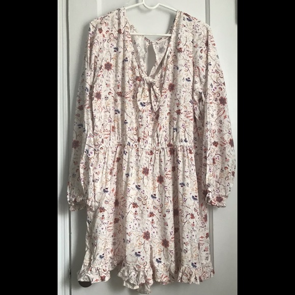 NWT- SO Plus Size Flower Jumpsuit - Picture 1 of 10